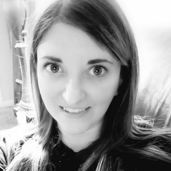 Meet your Posher, Lyndsey - Picture 3 of 3